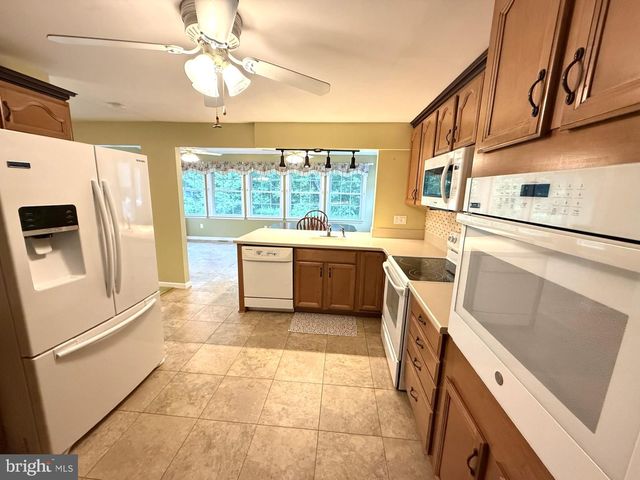 647 GUILFORD RD, Cherry Hill, NJ 08003