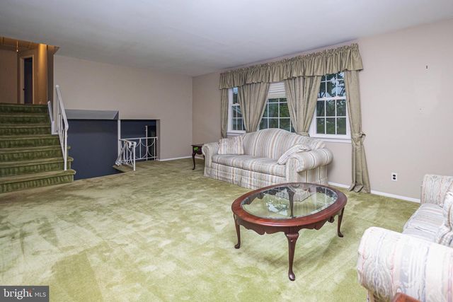 647 GUILFORD RD, Cherry Hill, NJ 08003
