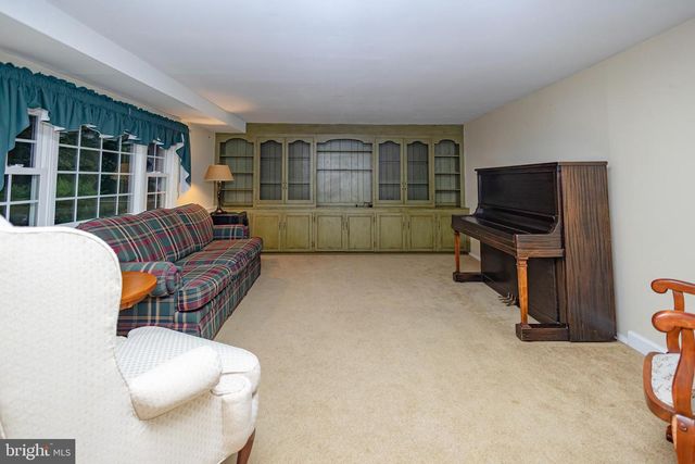 647 GUILFORD RD, Cherry Hill, NJ 08003