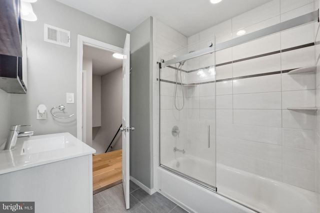 1072 TOTTENHAM CT, Sterling, VA 20164
