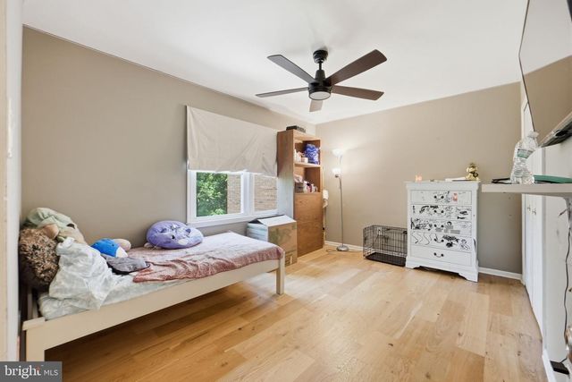 1072 TOTTENHAM CT, Sterling, VA 20164