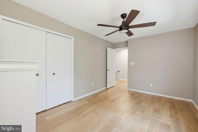1072 TOTTENHAM CT, Sterling, VA 20164