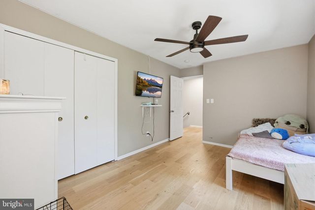 1072 TOTTENHAM CT, Sterling, VA 20164