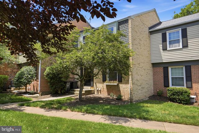 1072 TOTTENHAM CT, Sterling, VA 20164