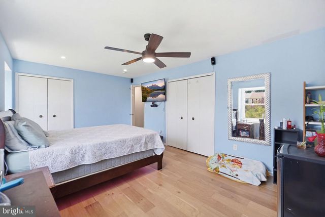 1072 TOTTENHAM CT, Sterling, VA 20164