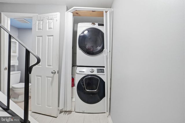 1072 TOTTENHAM CT, Sterling, VA 20164