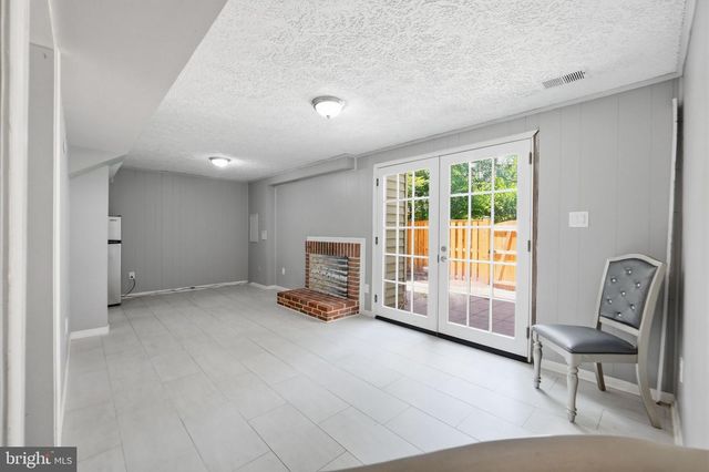 1072 TOTTENHAM CT, Sterling, VA 20164