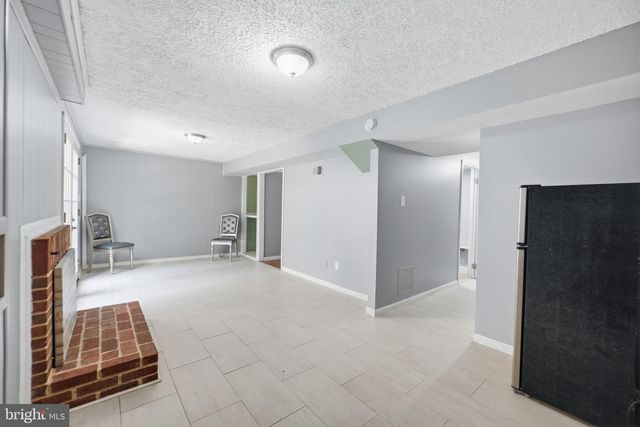 1072 TOTTENHAM CT, Sterling, VA 20164