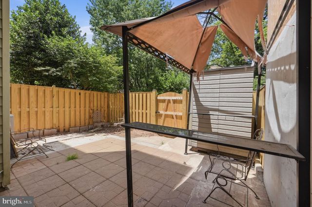 1072 TOTTENHAM CT, Sterling, VA 20164
