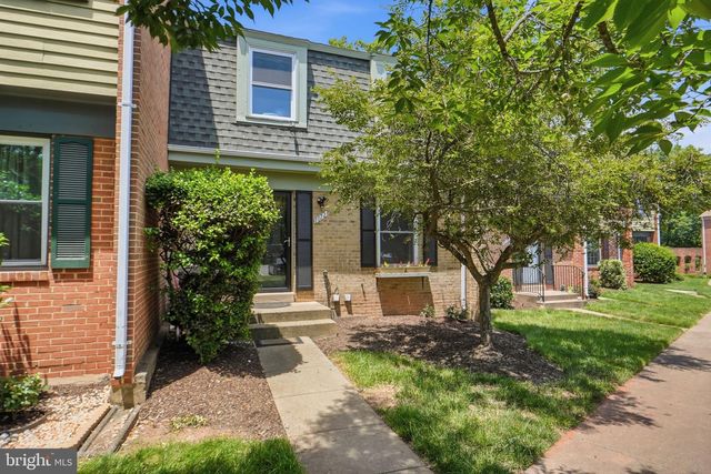 1072 TOTTENHAM CT, Sterling, VA 20164