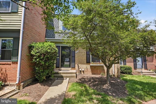 1072 TOTTENHAM CT, Sterling, VA 20164