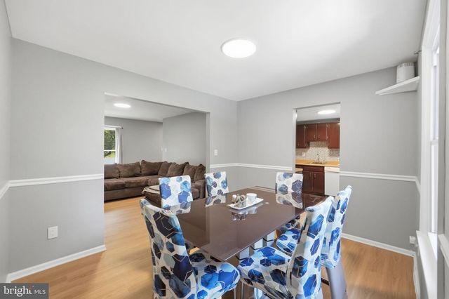 1072 TOTTENHAM CT, Sterling, VA 20164