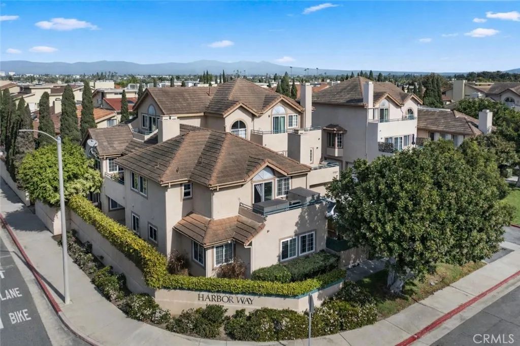 5021 Waverider, Huntington Beach, CA 92649
