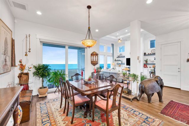 1137 Sawgrass Dr, Gulf Breeze, FL 32563