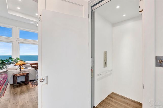 1137 Sawgrass Dr, Gulf Breeze, FL 32563