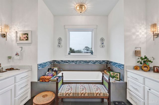 1137 Sawgrass Dr, Gulf Breeze, FL 32563