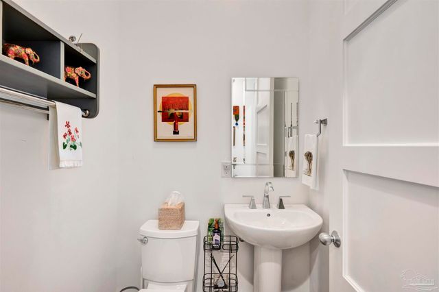 1137 Sawgrass Dr, Gulf Breeze, FL 32563