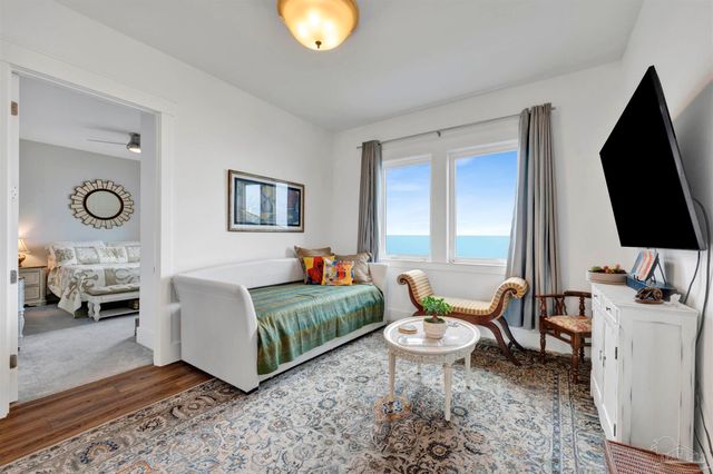 1137 Sawgrass Dr, Gulf Breeze, FL 32563