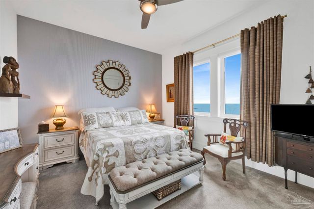 1137 Sawgrass Dr, Gulf Breeze, FL 32563