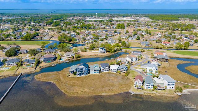 1137 Sawgrass Dr, Gulf Breeze, FL 32563