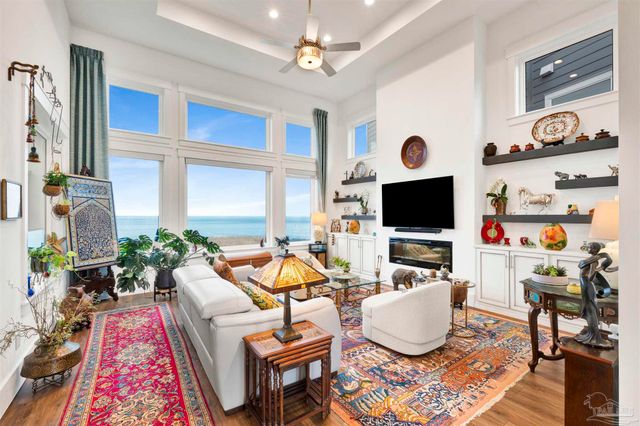 1137 Sawgrass Dr, Gulf Breeze, FL 32563