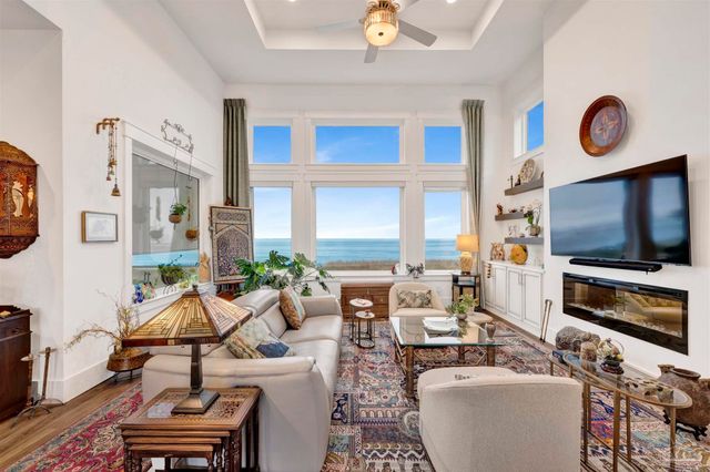 1137 Sawgrass Dr, Gulf Breeze, FL 32563