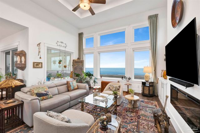 1137 Sawgrass Dr, Gulf Breeze, FL 32563