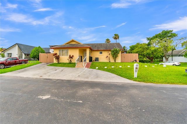 13572 SW 285th Terrace, Homestead, FL 33033