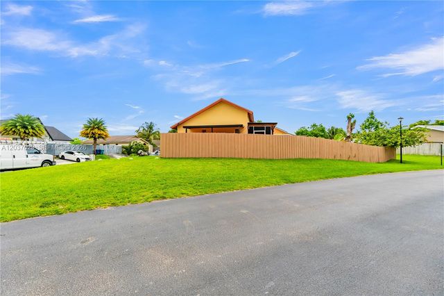 13572 SW 285th Terrace, Homestead, FL 33033