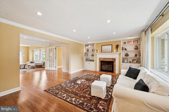 2221 HILLCREST RD, Drexel Hill, PA 19026