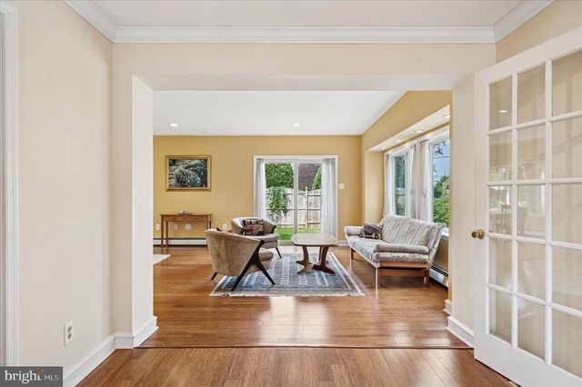 2221 HILLCREST RD, Drexel Hill, PA 19026