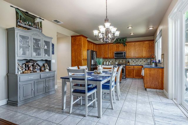 934 Fallbrook Ct, Escalon, CA 95320