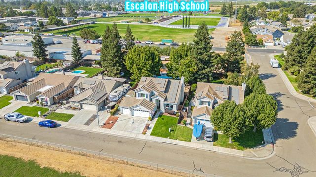 934 Fallbrook Ct, Escalon, CA 95320
