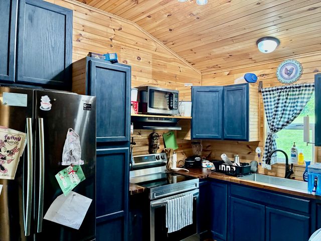 901 Crooked Creek Road, Carlisle, KY 40311