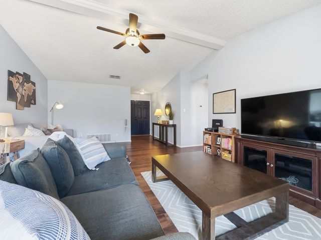 321 Juniper Drive, Arlington, TX 76018