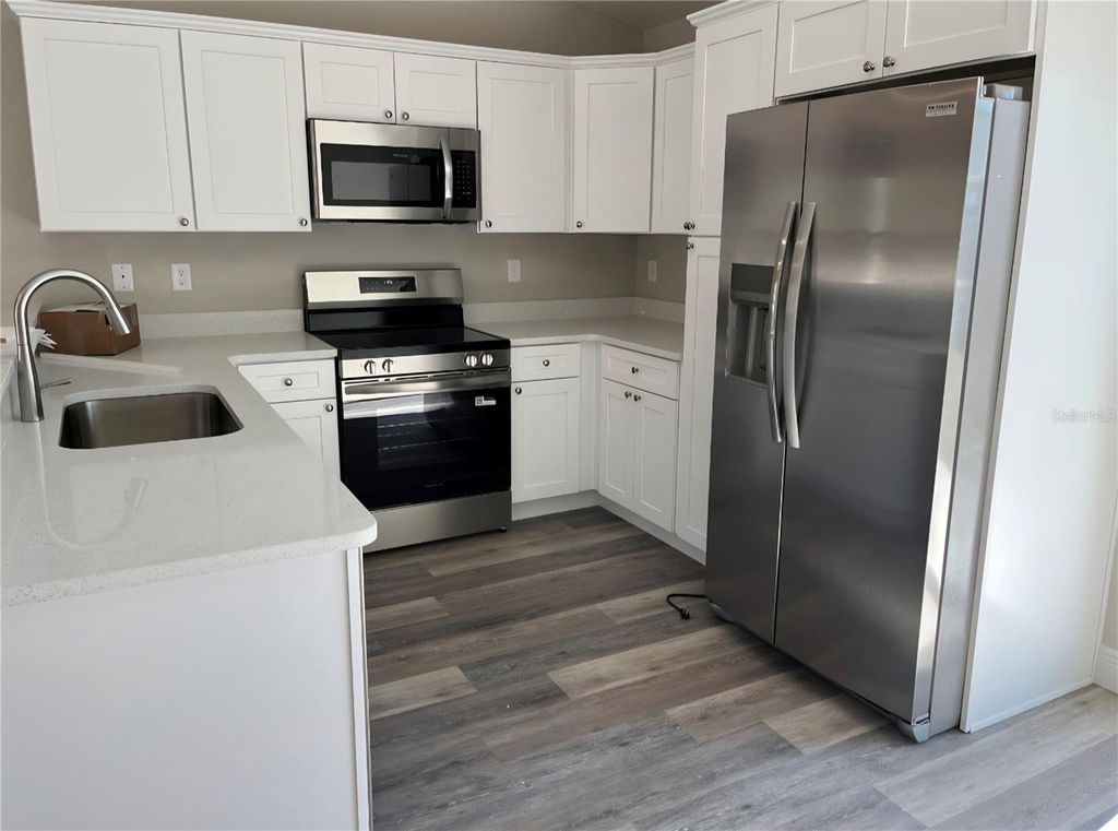 Image 3 of property listing at 10304 SE 126TH LANE, Belleview, FL 34420