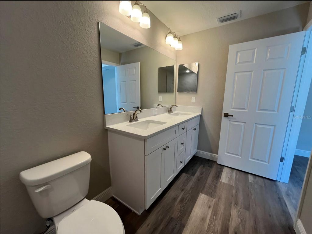 Image 7 of property listing at 10304 SE 126TH LANE, Belleview, FL 34420