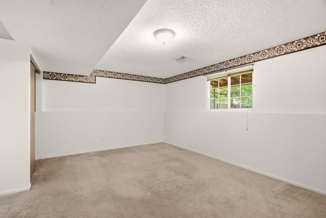 4814 E Peone Pines Dr, Mead, WA 99021