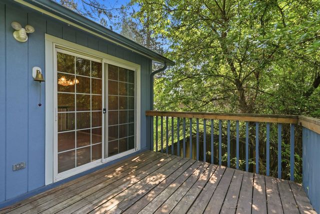 4814 E Peone Pines Dr, Mead, WA 99021