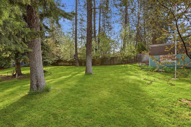 4814 E Peone Pines Dr, Mead, WA 99021