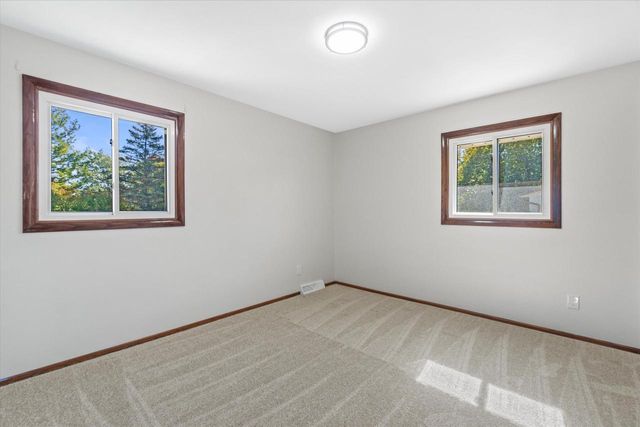 8150 S 88th STREET, Franklin, WI 53132