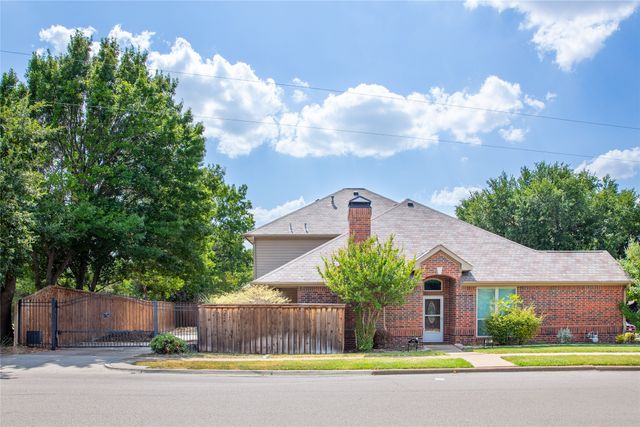 1801 Fern Court, Grapevine, TX 76051