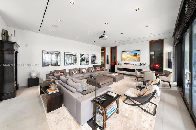 385 Centre Island, Golden Beach, FL 33160