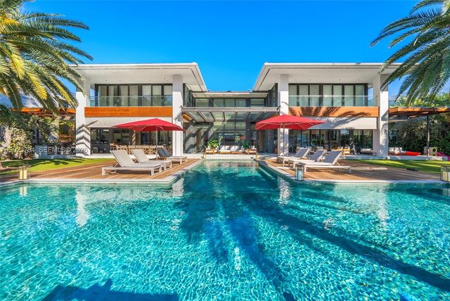 385 Centre Island, Golden Beach, FL 33160