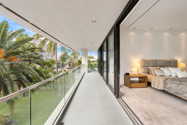 385 Centre Island, Golden Beach, FL 33160