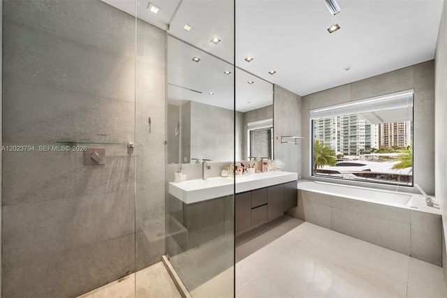 385 Centre Island, Golden Beach, FL 33160