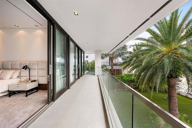 385 Centre Island, Golden Beach, FL 33160