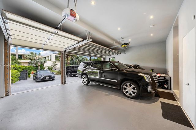 385 Centre Island, Golden Beach, FL 33160