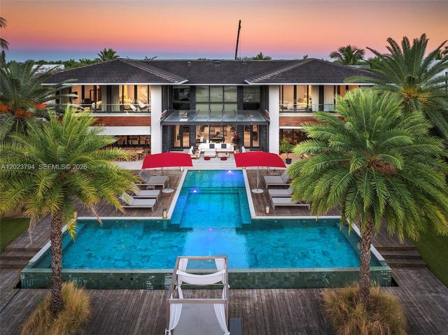 385 Centre Island, Golden Beach, FL 33160