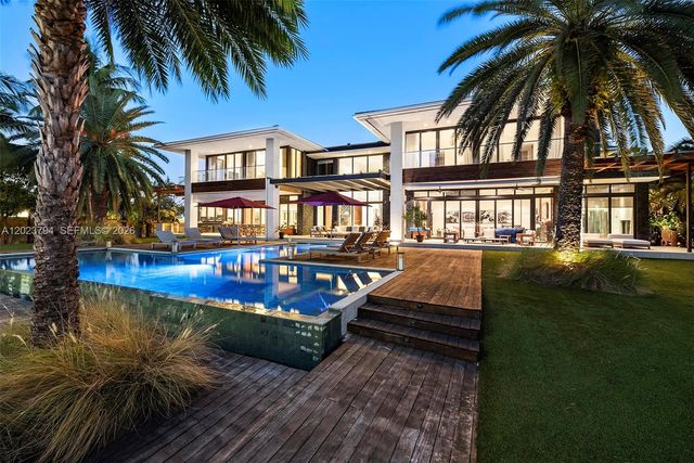 385 Centre Island, Golden Beach, FL 33160